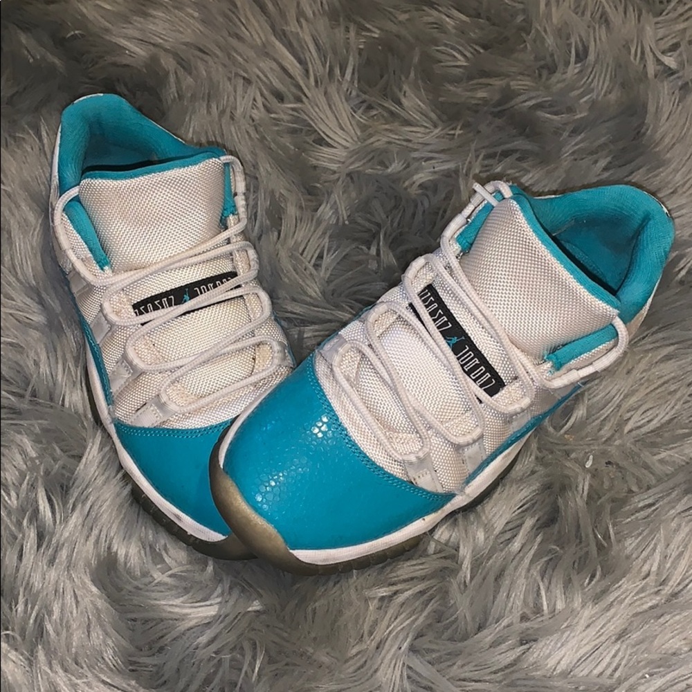 💙AUTHENTIC JORDAN AQUA 11’s💙